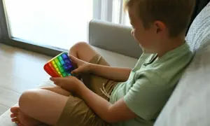 Zabawki sensoryczne DIY: łatwe pomysły na rozwój dziecięcych zmysłów