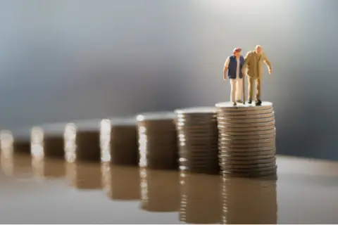 Kiedy powstały OFE i jak wpłynęły na polski system emerytalny