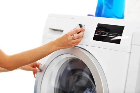 Jak skutecznie naprawić błąd F05 w pralce Whirlpool i uniknąć kosztów
