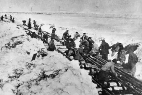 Kiedy powstał ZSRR? Poznaj fascynującą historię jego utworzenia
