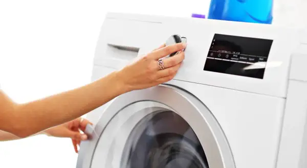 Jak skutecznie naprawić błąd F05 w pralce Whirlpool i uniknąć kosztów