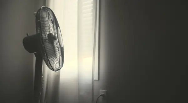 Klimatyzacja DIY: Proste i tanie metody na chłodzenie w domu